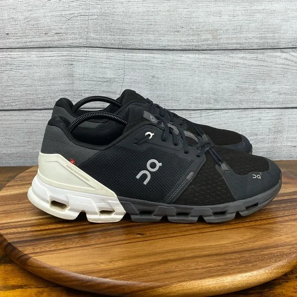 ON Running Cloudflyer 4 Black White Men’s Shoes Sneaker Size 13
